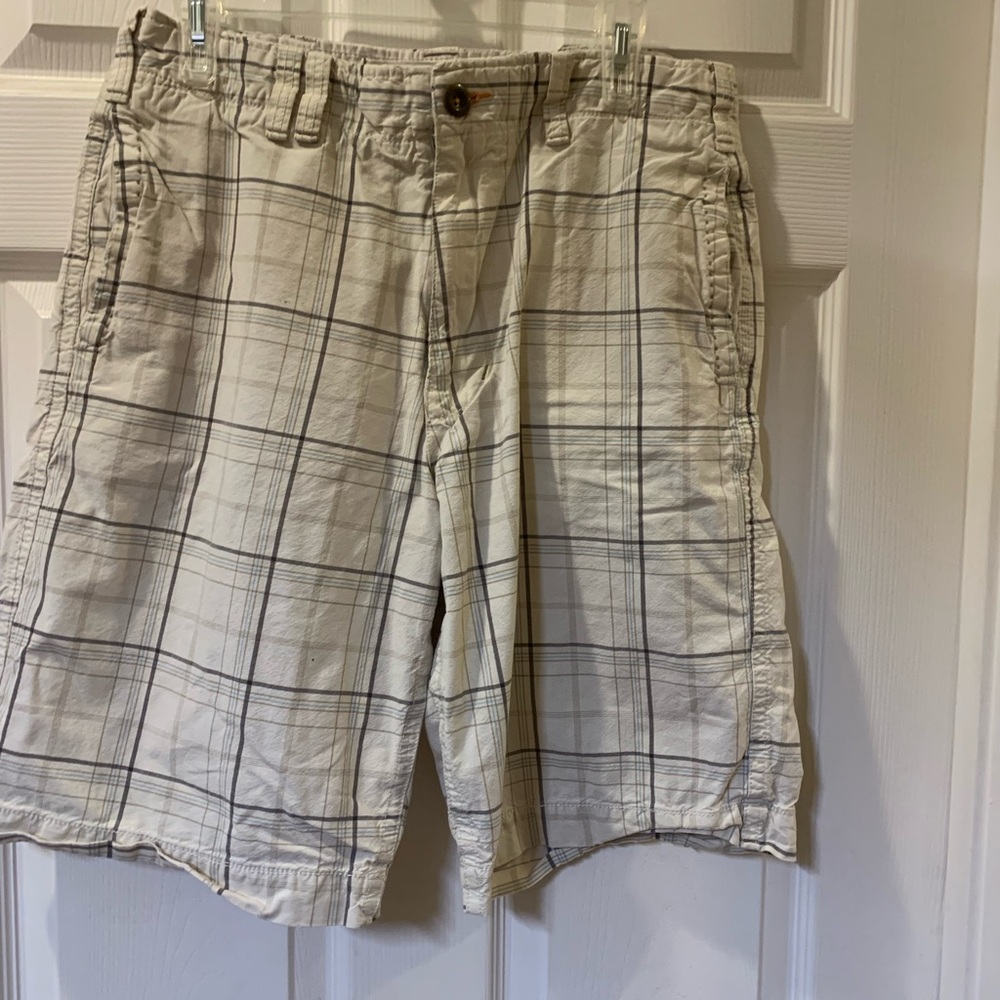 American Eagle Outfitters Beige Plaid Cargo Shorts